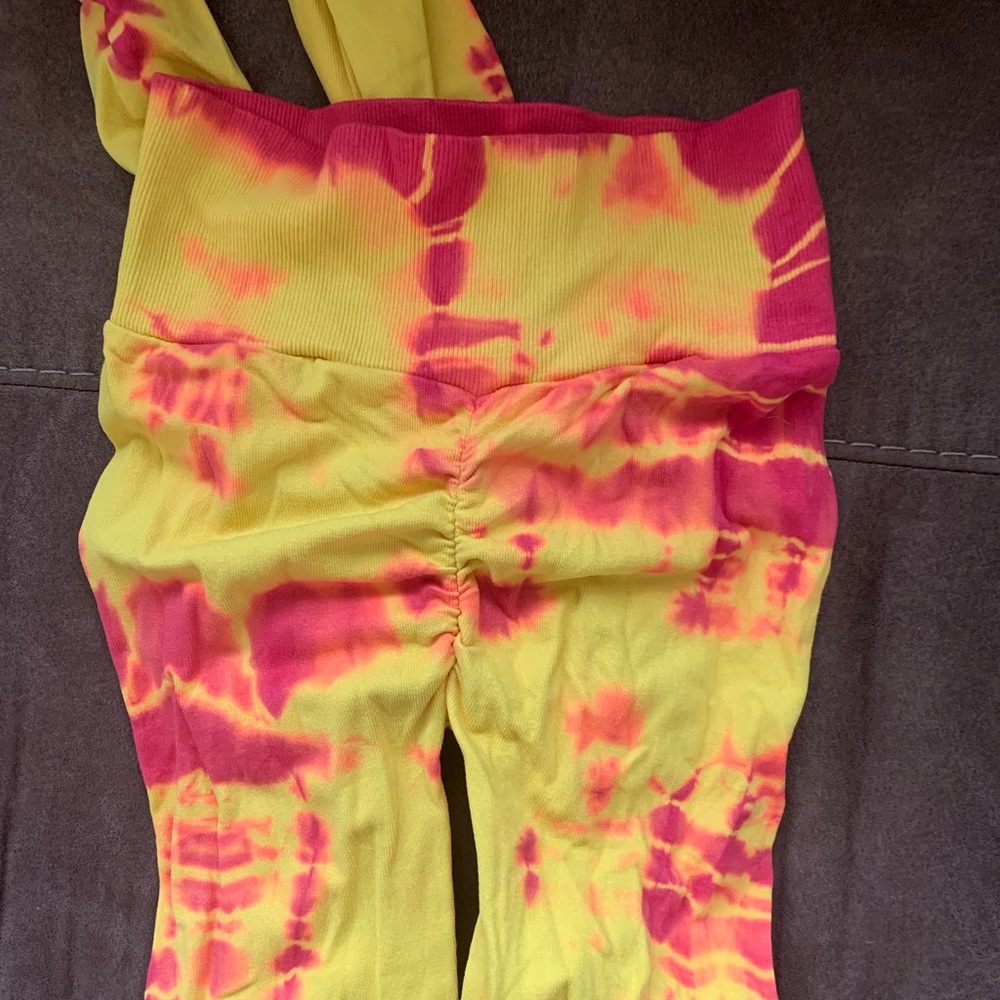 bleach tie dyed seamless scrunch leggings